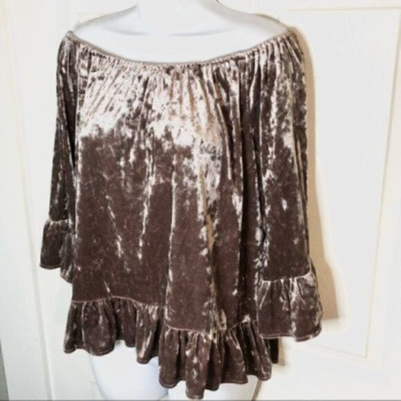 Neiman Marcus Sanctuary Crushed Off Shoulder Velvet Top Julia Ruffle Mink M NWT - Picture 5 of 11